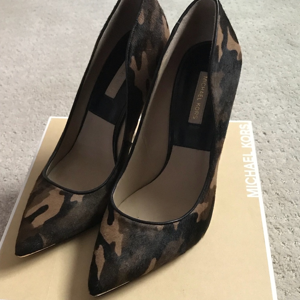 Michael Kors Avra pump. Calf Hair.